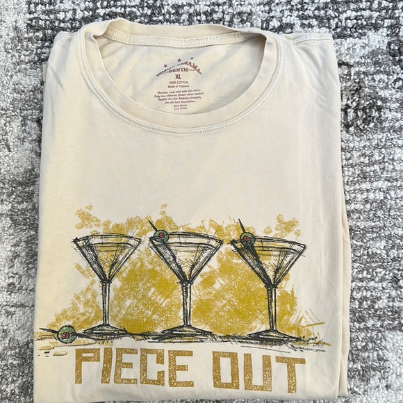 Tommy Bahama Other - Tommy Bahama Men’s TShirt~ size XL
